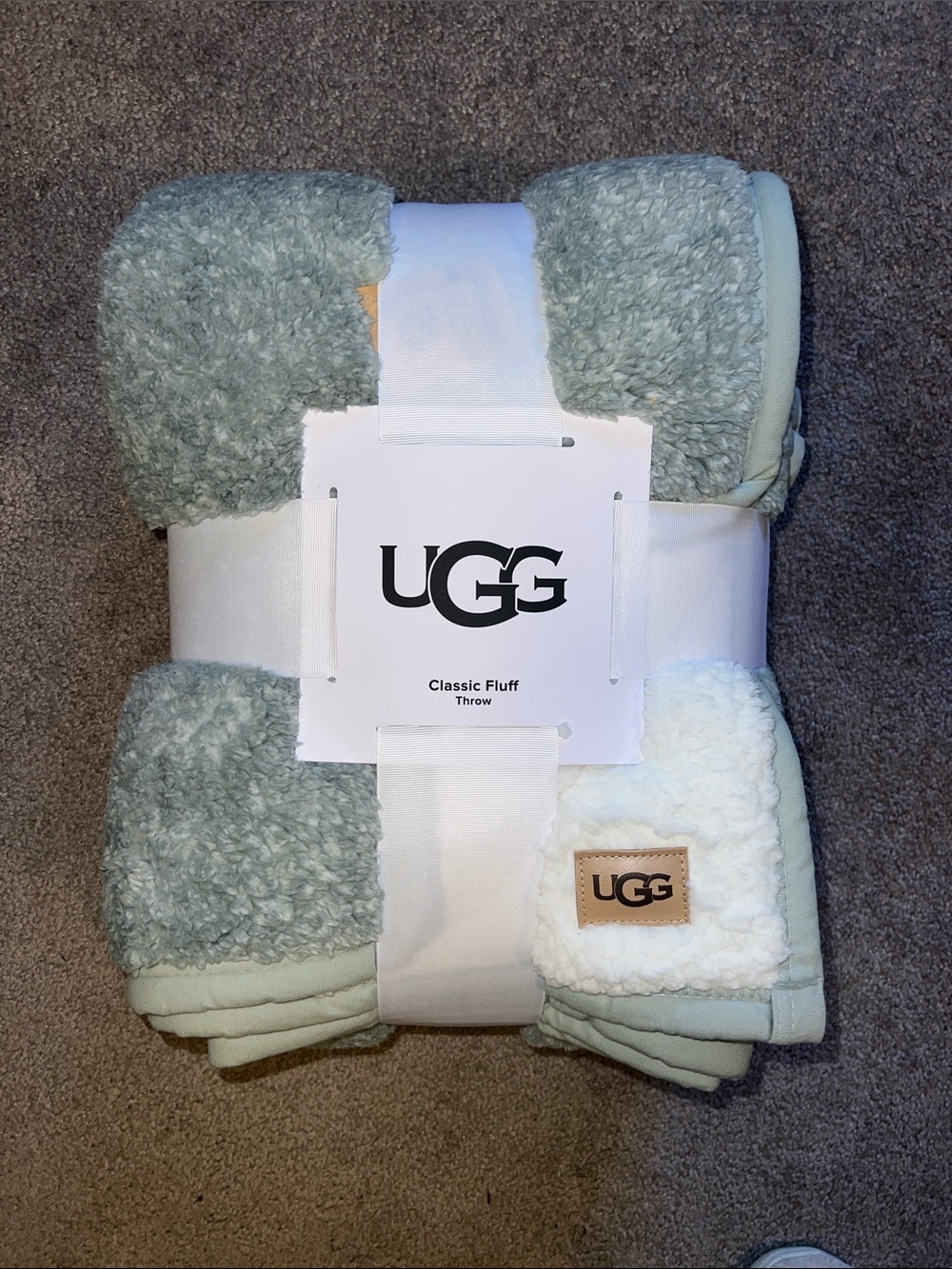 UGG Classic Fluff Throw - Sage & Cream